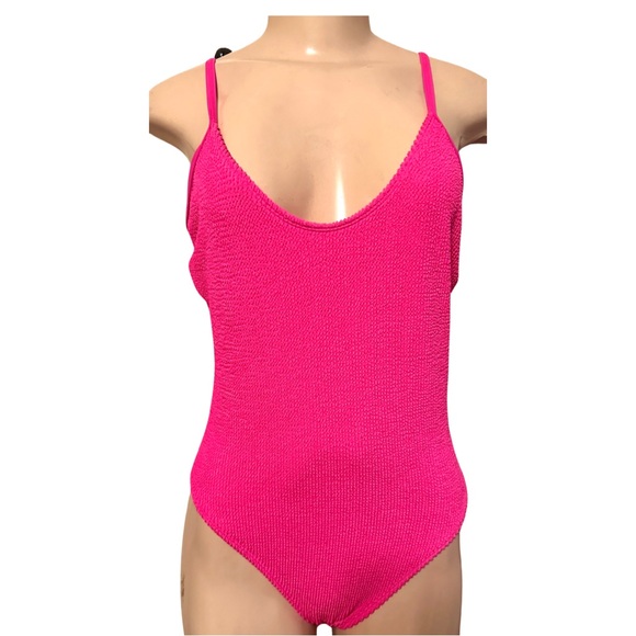 Good American Always Fits One
Piece Swimsuit Large NWT - Picture 4 of 10